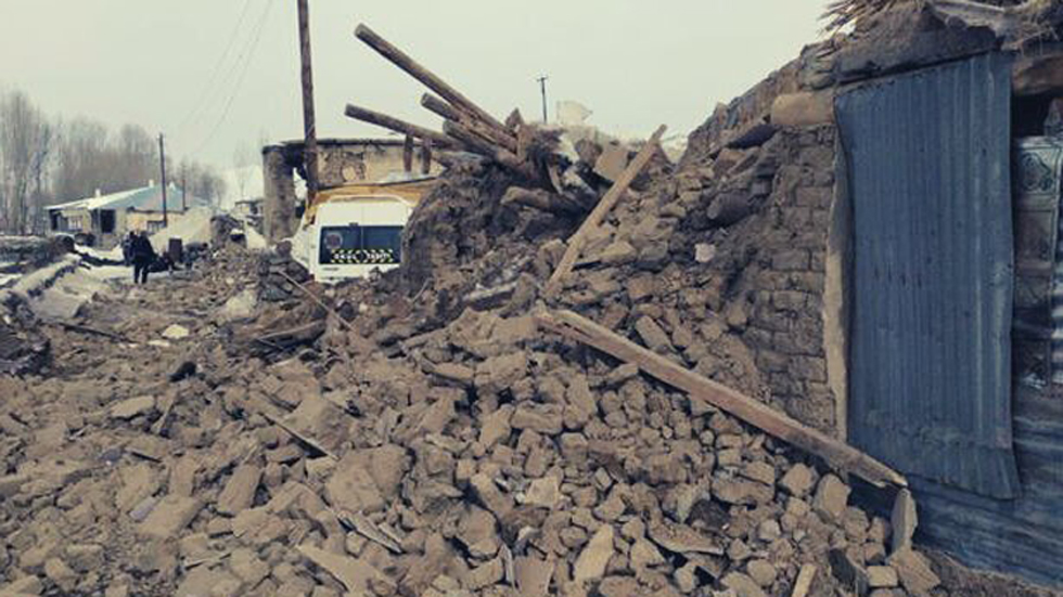 Sismo de magnitud 5.7 deja nueve muertos en Turquía