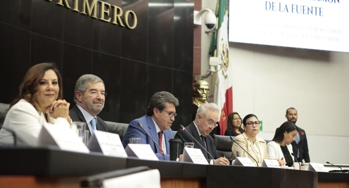 México apunta a fortalecer control de armas, asegura Juan Ramón de la Fuente - de-la-fuente-con-representantes-de-los-grupos-parlamentarios-del-senado