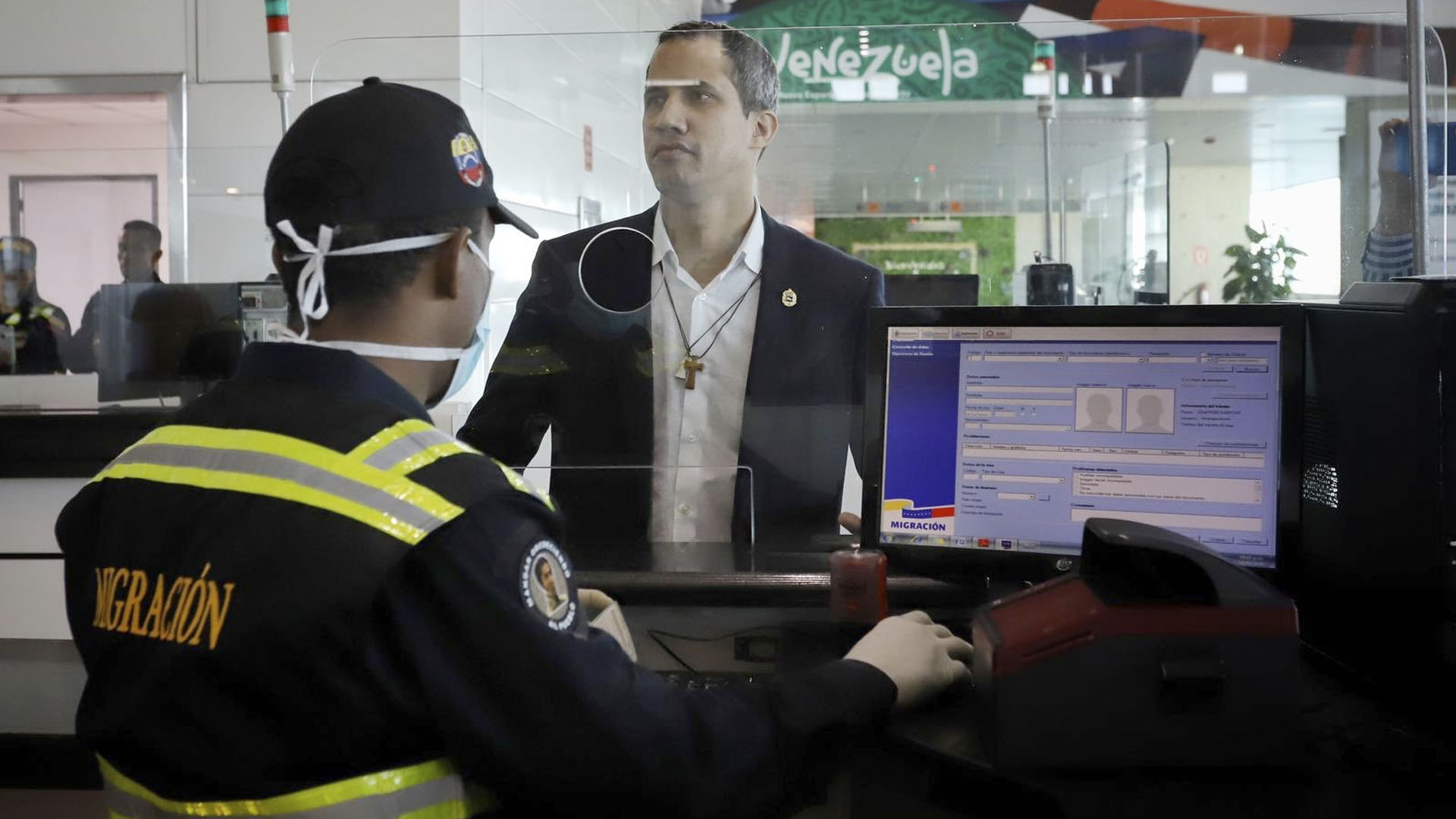 Denuncian desaparición de tío de Juan Guaidó tras aterrizar en Caracas