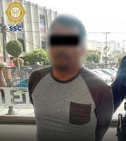 Detiene SSC a hombre por posible abuso sexual en Metrobús - detenido-por-grabar-a-mujer-en-metrobus