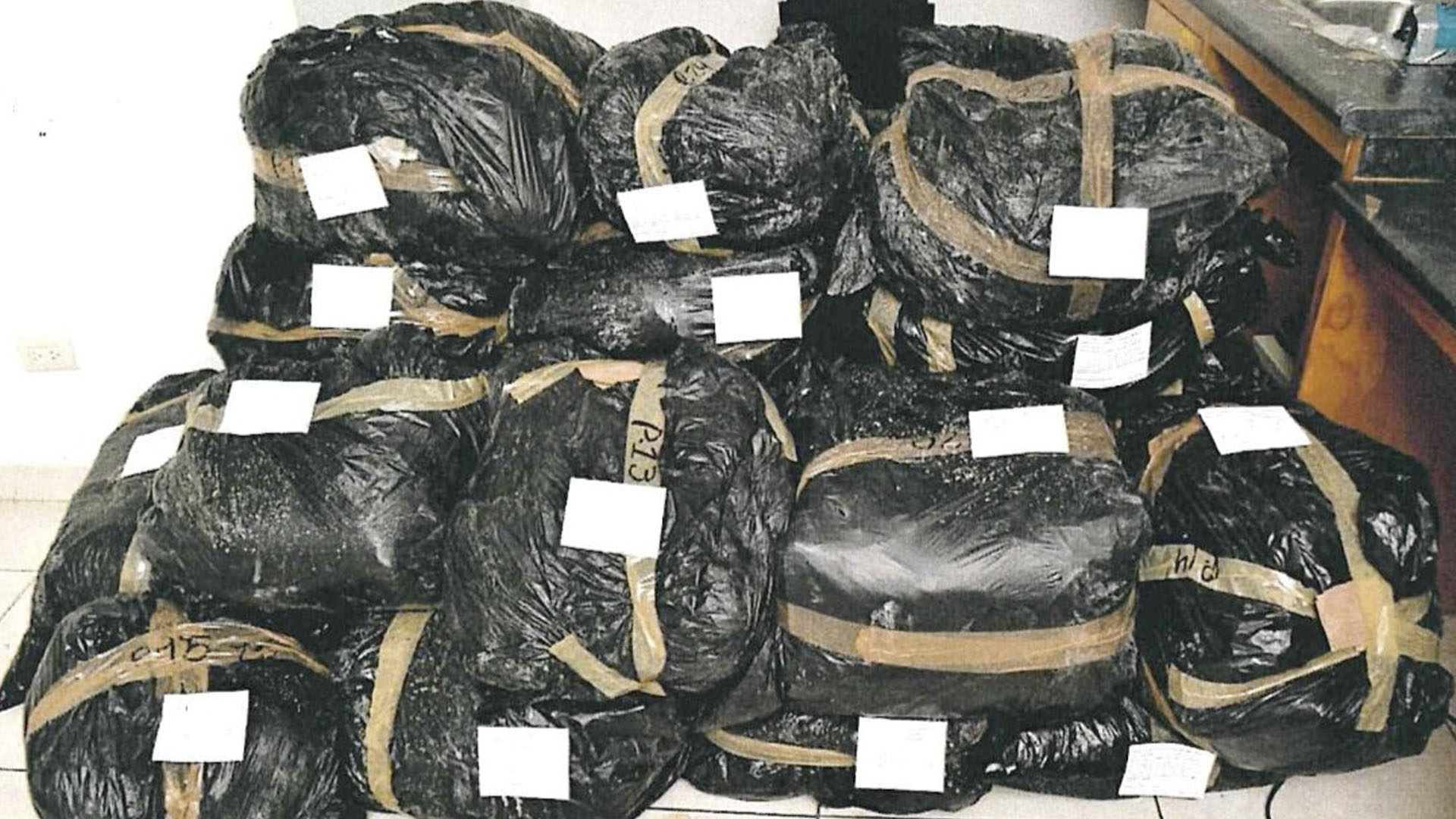 Detienen a hombre con más de mil envoltorios de metanfetamina en Sinaloa