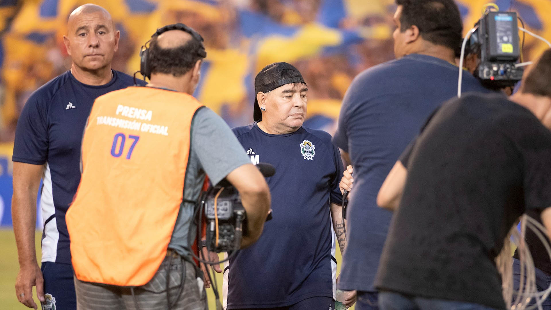 #Video Lo que ingirió Maradona durante un partido del Gimnasia y Esgrima