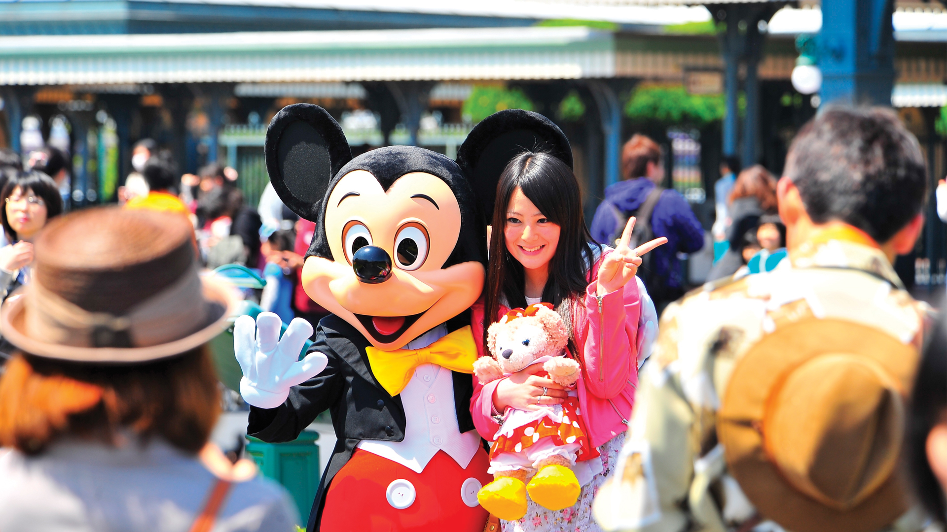 Disneyland Tokio cerrará dos semanas por COVID-19