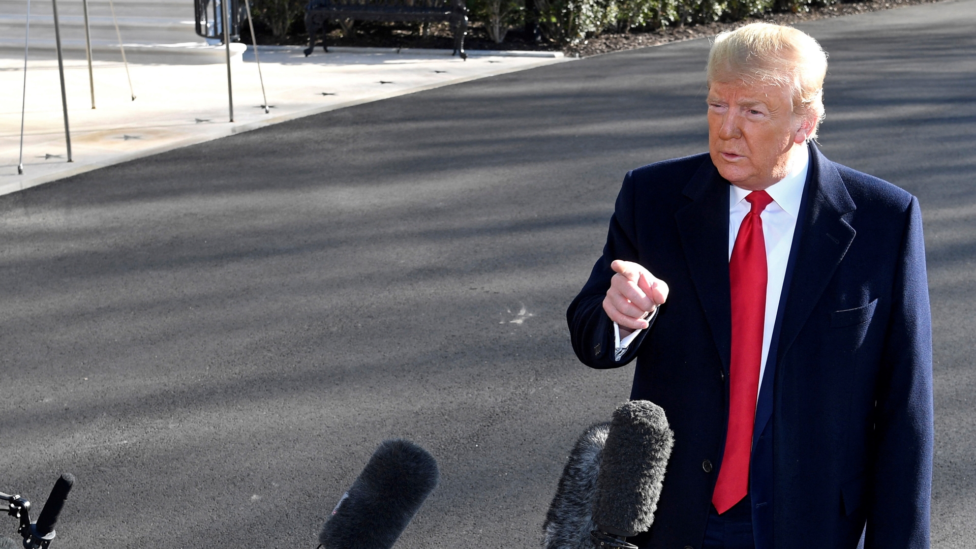 Trump señala a fiscal de su juicio político por filtraciones sobre injerencia rusa