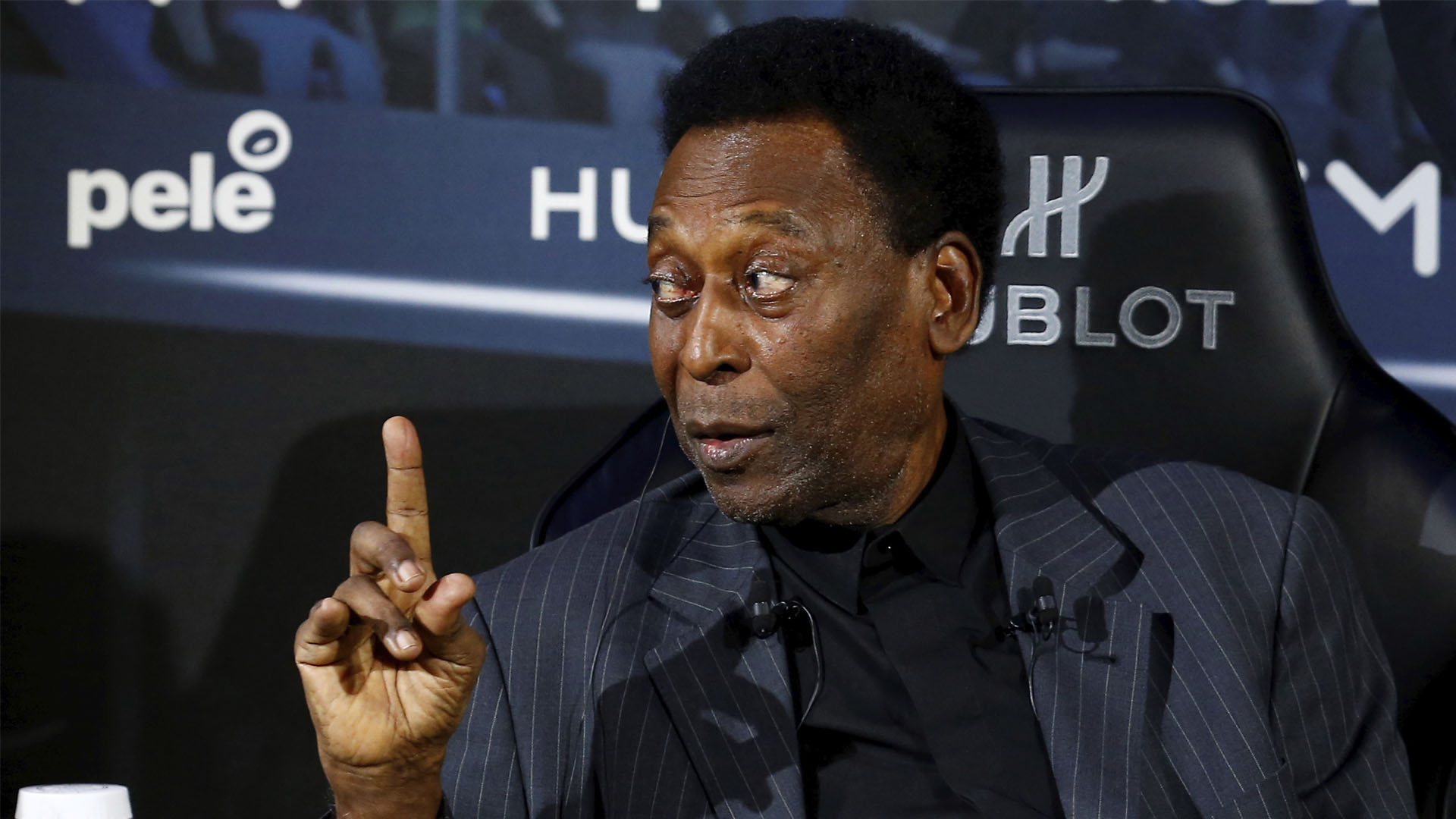 Pelé sufre “cierta depresión” por problemas de salud, afirma su hijo