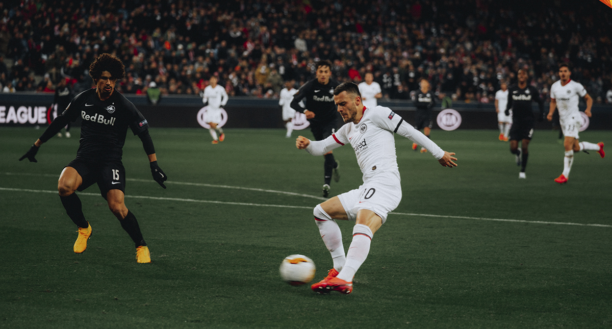 Eintracht clasifica a octavos de la Europa League