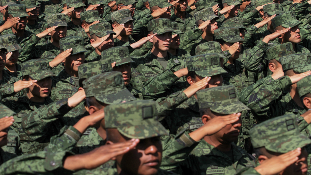 AMLO agradece al Ejército por dar la espalda a la traición y el golpismo