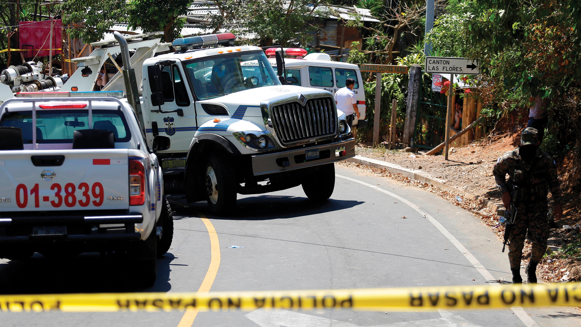 Aumenta a siete el número de muertos por accidente de autobús en El Salvador