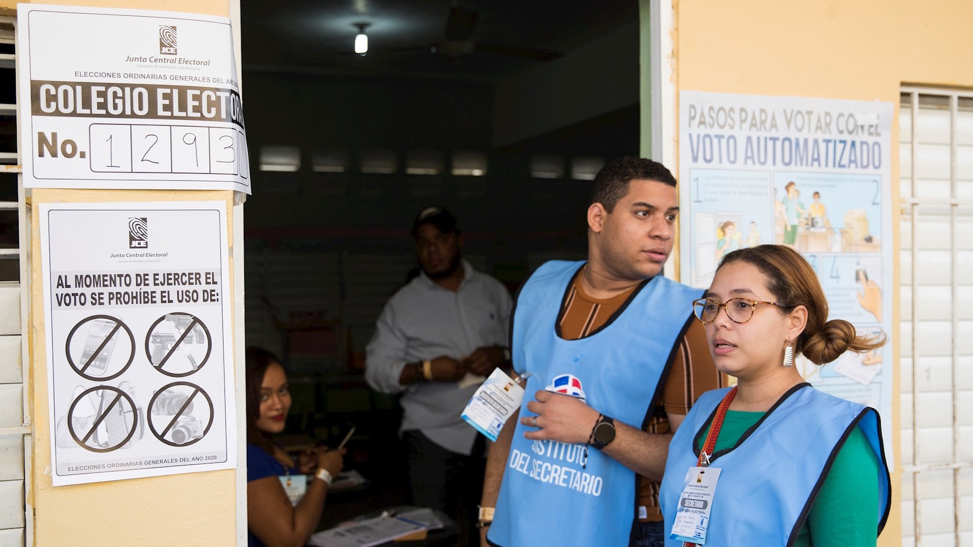 Por problemas con el voto automatizado, suspenden elecciones municipales dominicanas