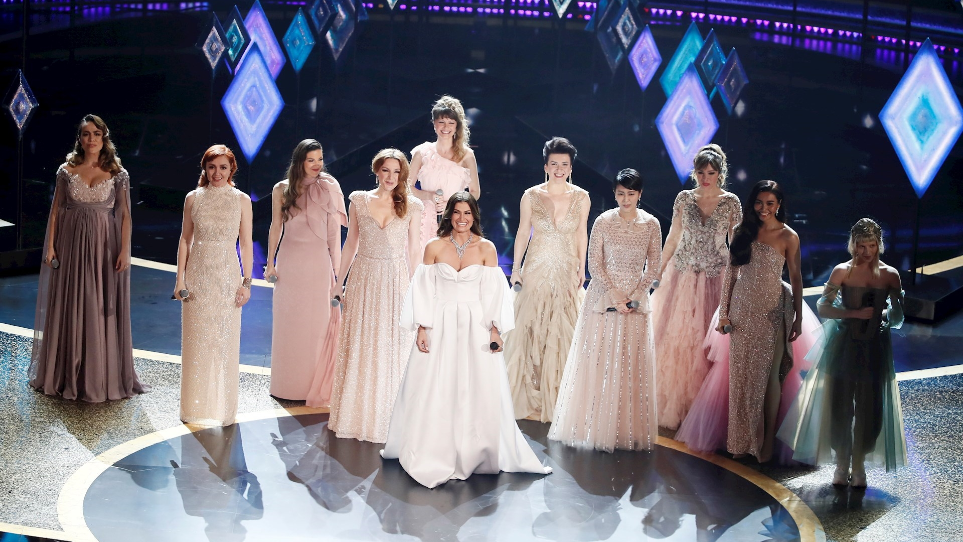 #Video Carmen Sarahí interpreta ‘Into the Unknown’ en la gala de los Óscar