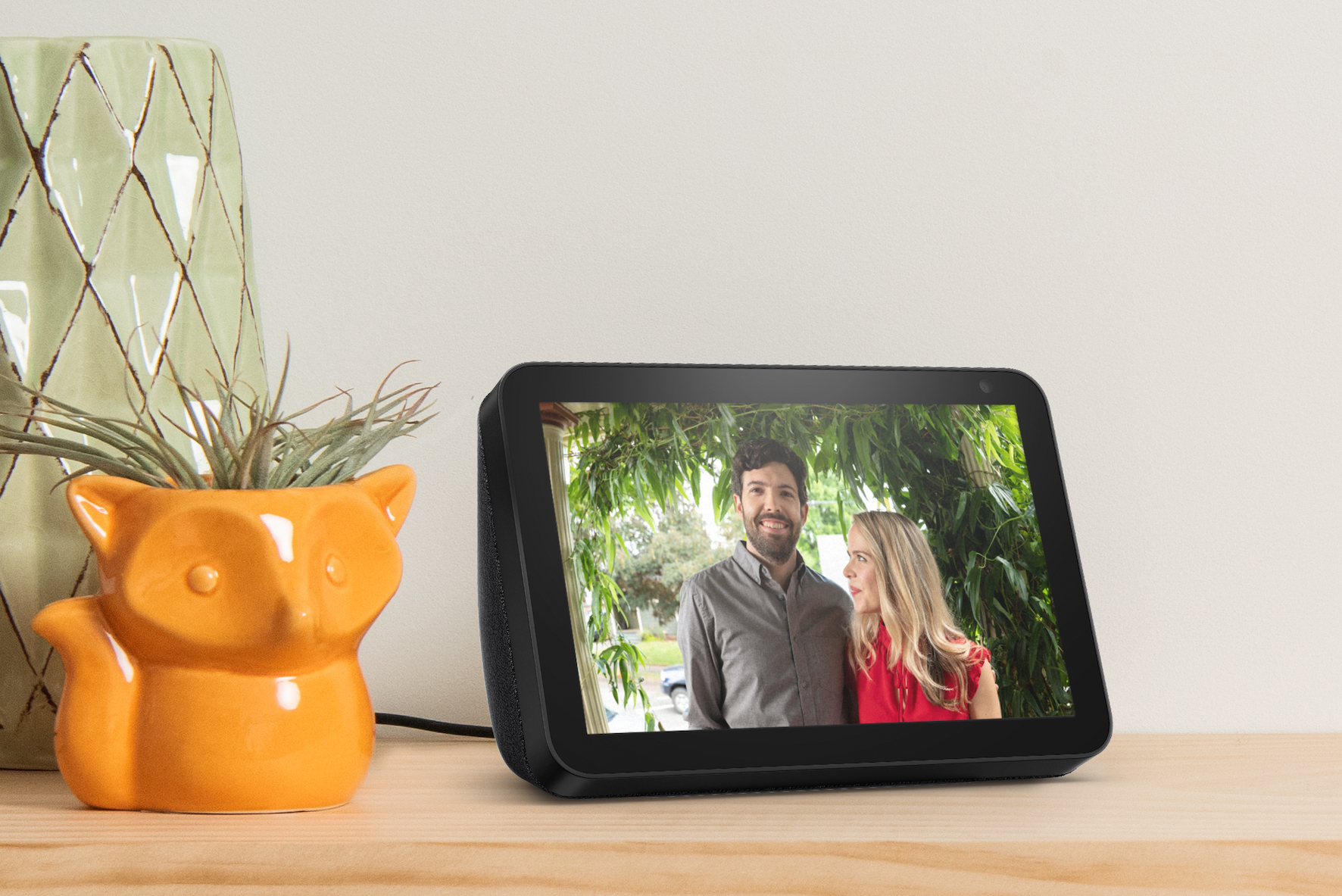 Amazon presenta Echo Show 8 y Echo Flex