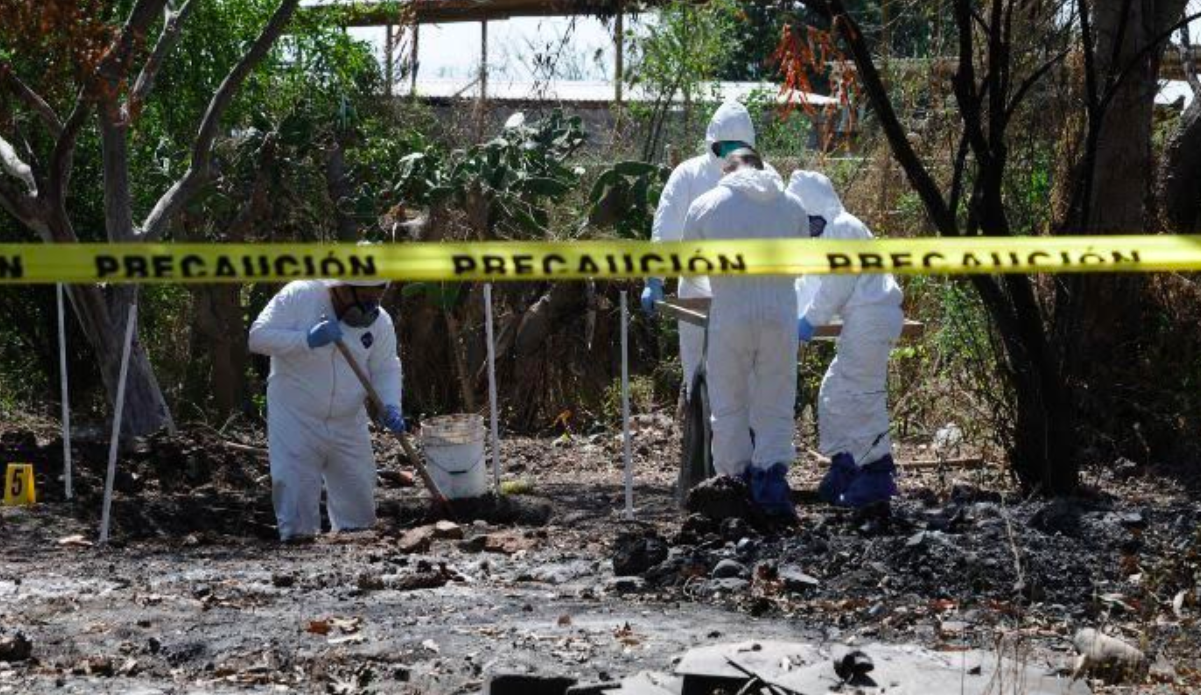 Al menos 60 cuerpos han sido recuperados de fosas en Jalisco