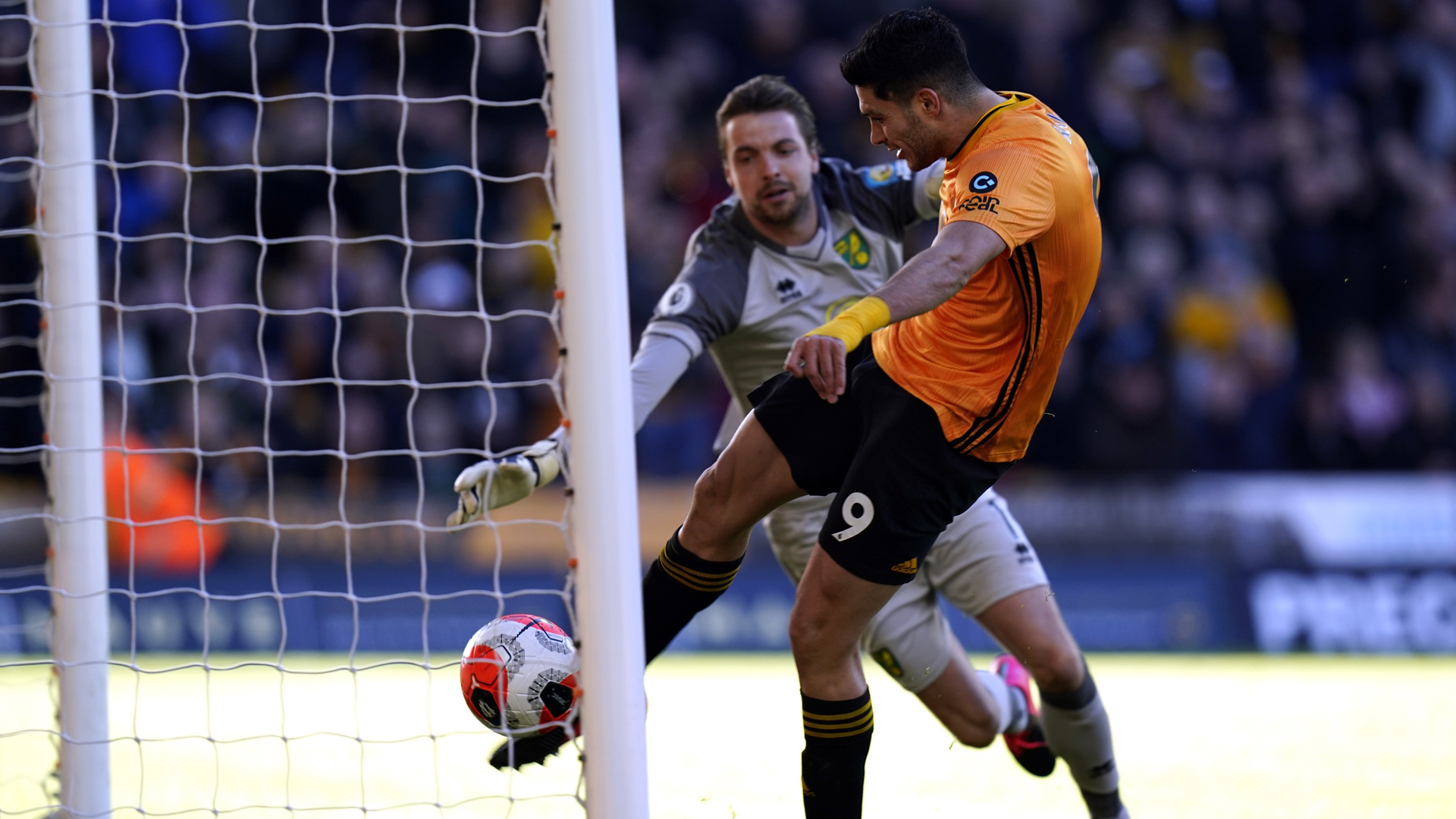 #Video Raúl Jiménez marca ante el Norwich City