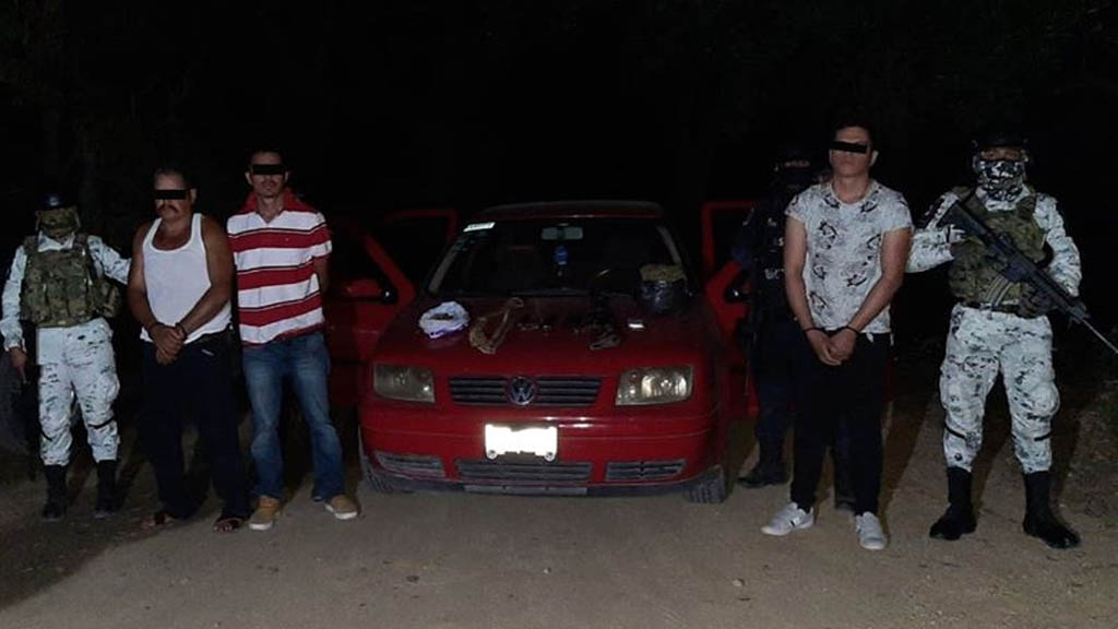 Detienen a tres sujetos en Guerrero con armas y droga