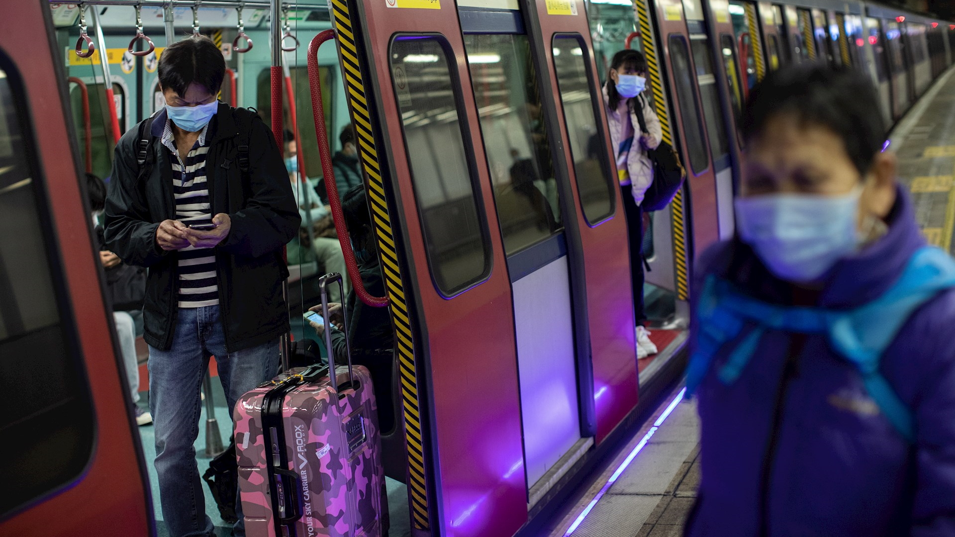 Confirman primera muerte en Hong Kong por coronavirus