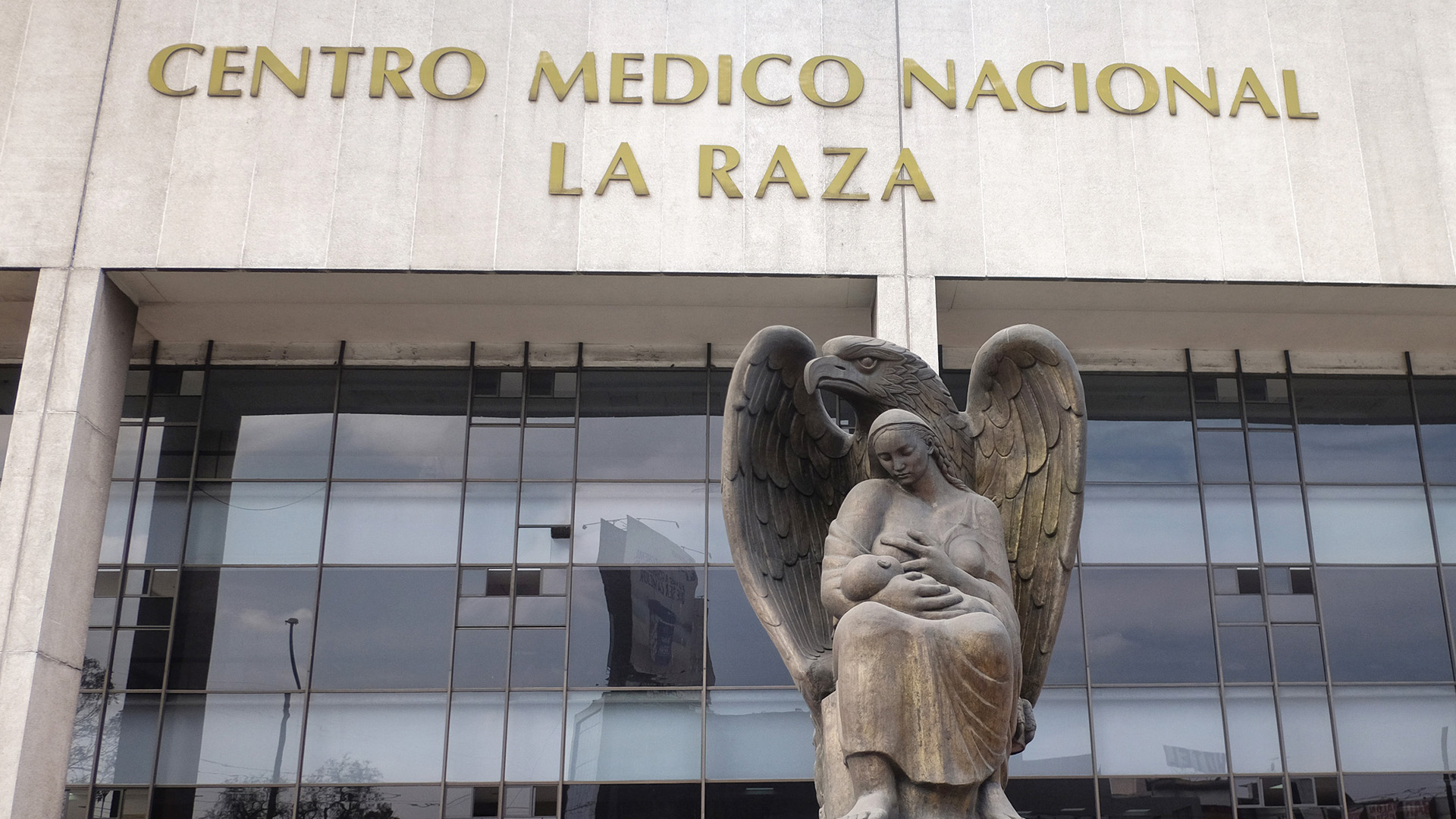 CMN La Raza cumple 66 años como pionero en procedimientos quirúrgicos