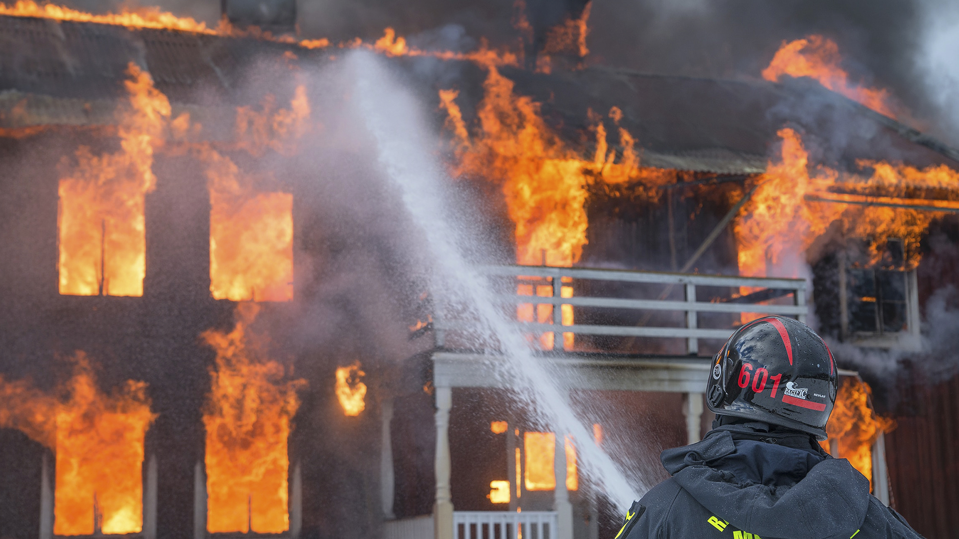Niño de 5 años salva a su familia de incendio que consumió su casa