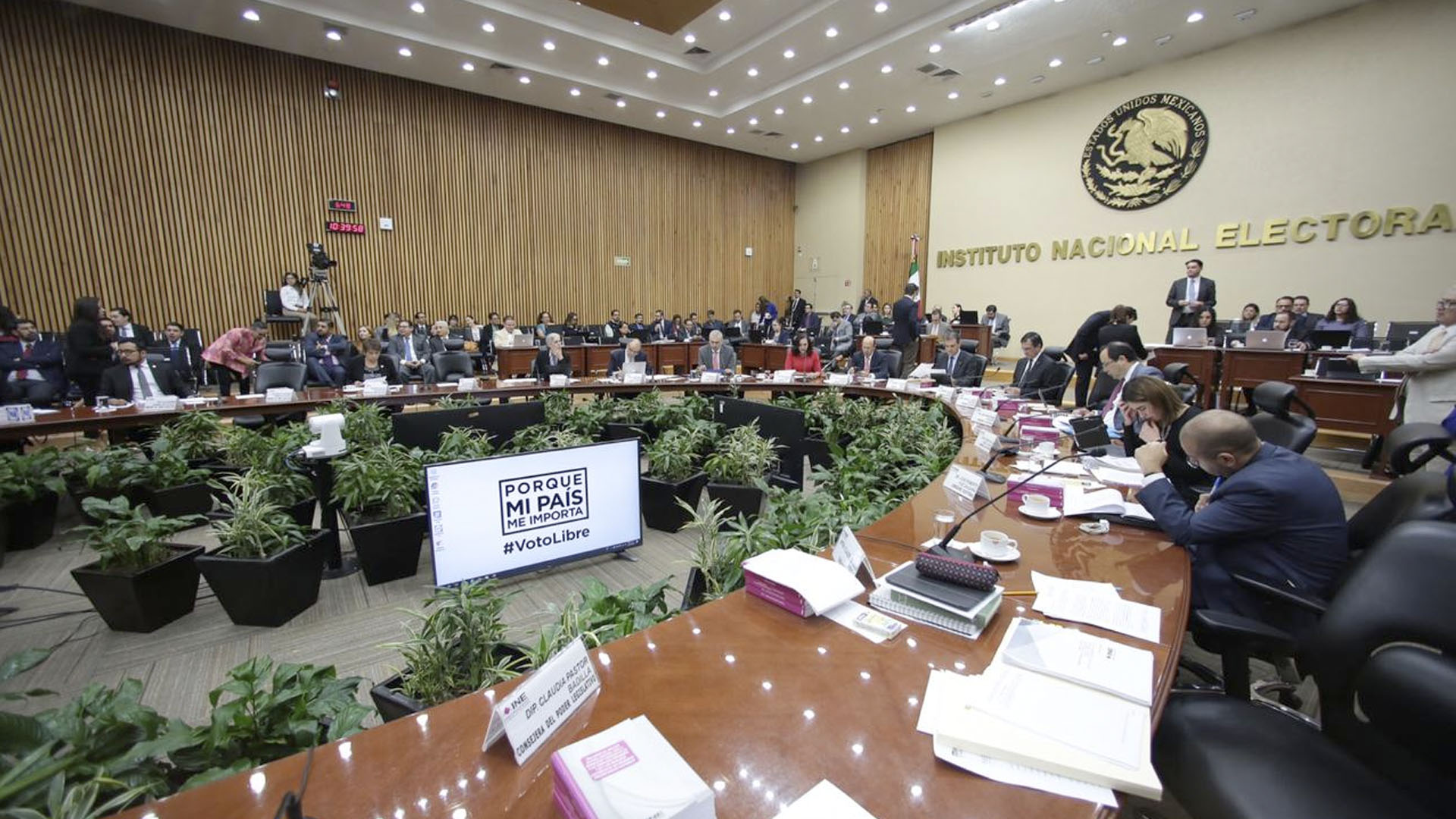 INE multa a tres partidos por uso indebido de datos personales