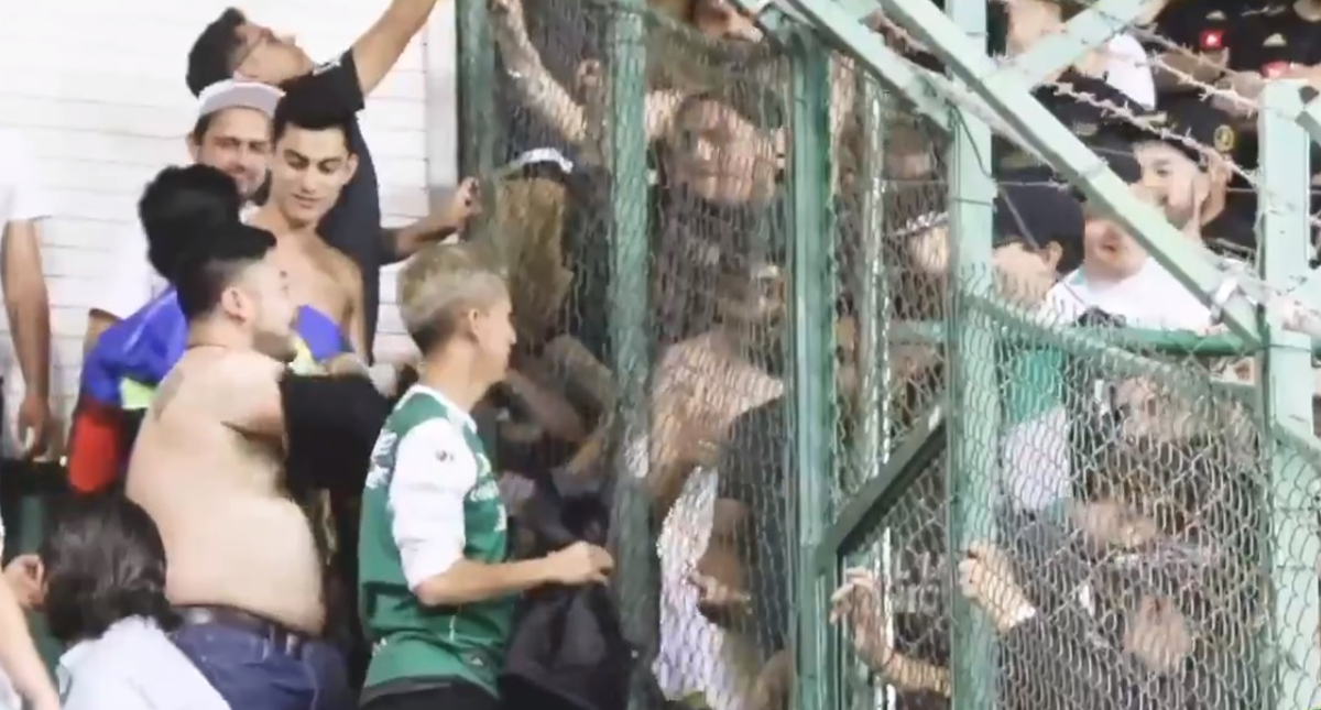 #Video Aficionados del León y LAFC intercambian playeras tras partido