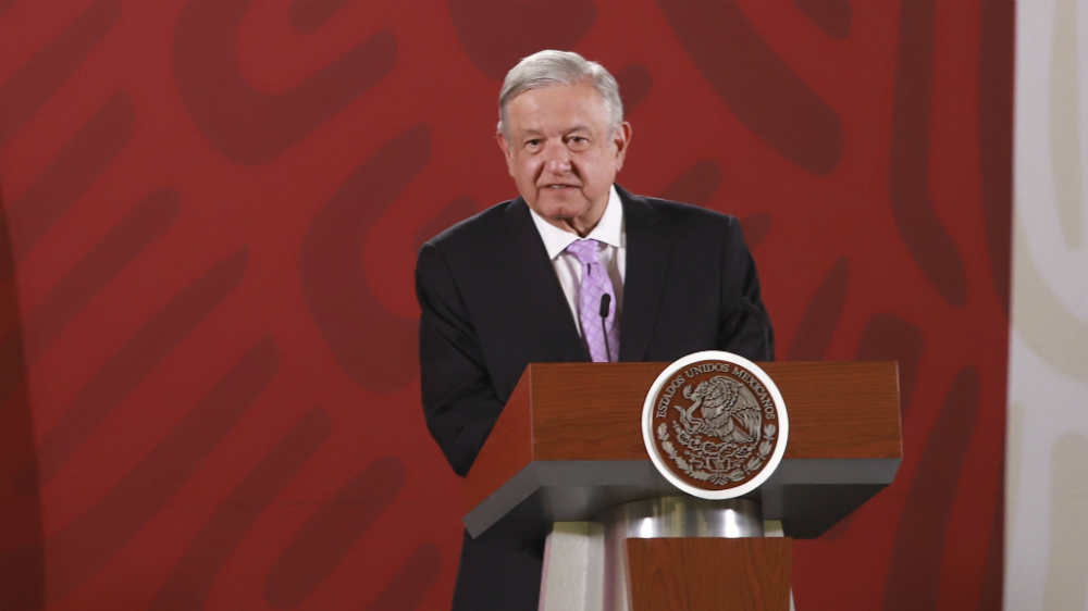 Crítica AMLO silencio ante el saqueo de empresas españolas en México