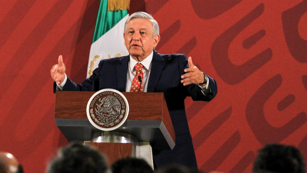 Niega López Obrador que cena con empresarios fuera “pase de charola”