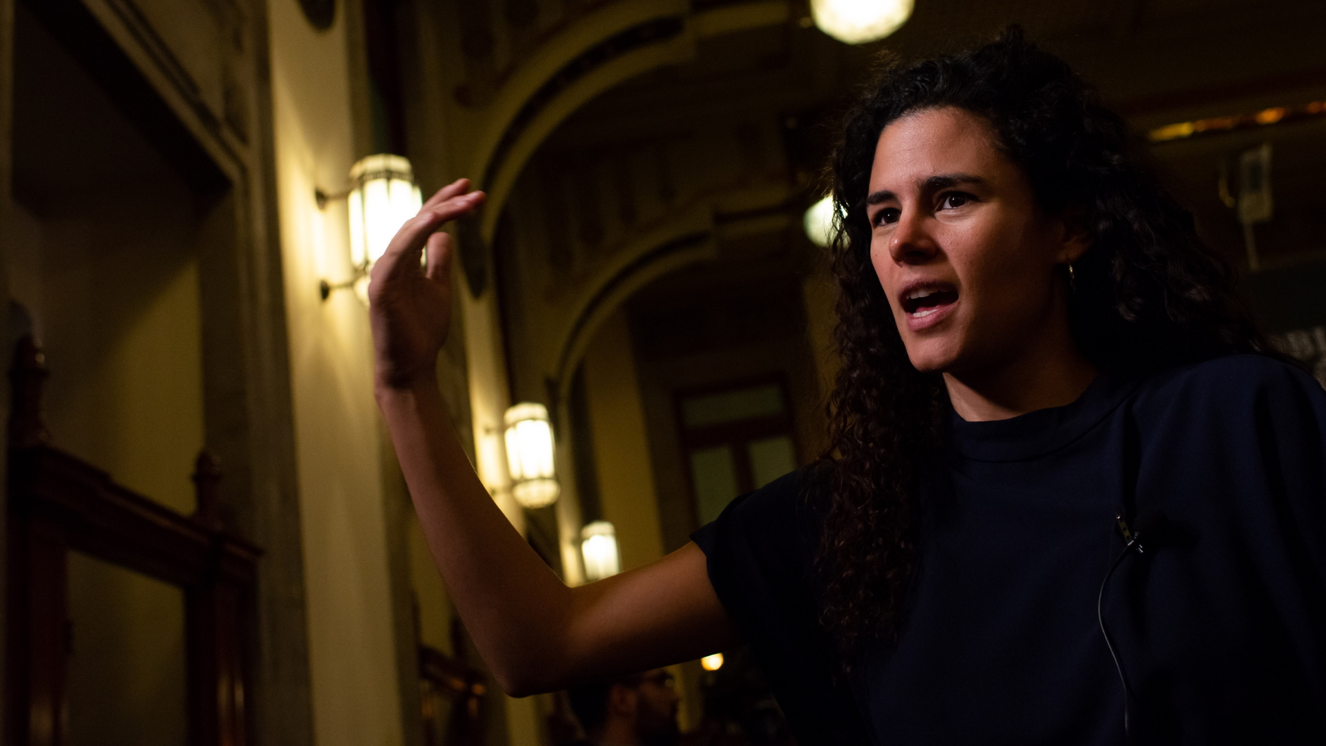 Reportan que Luisa María Alcalde dejó plantada a Nancy Pelosi; ella lo niega