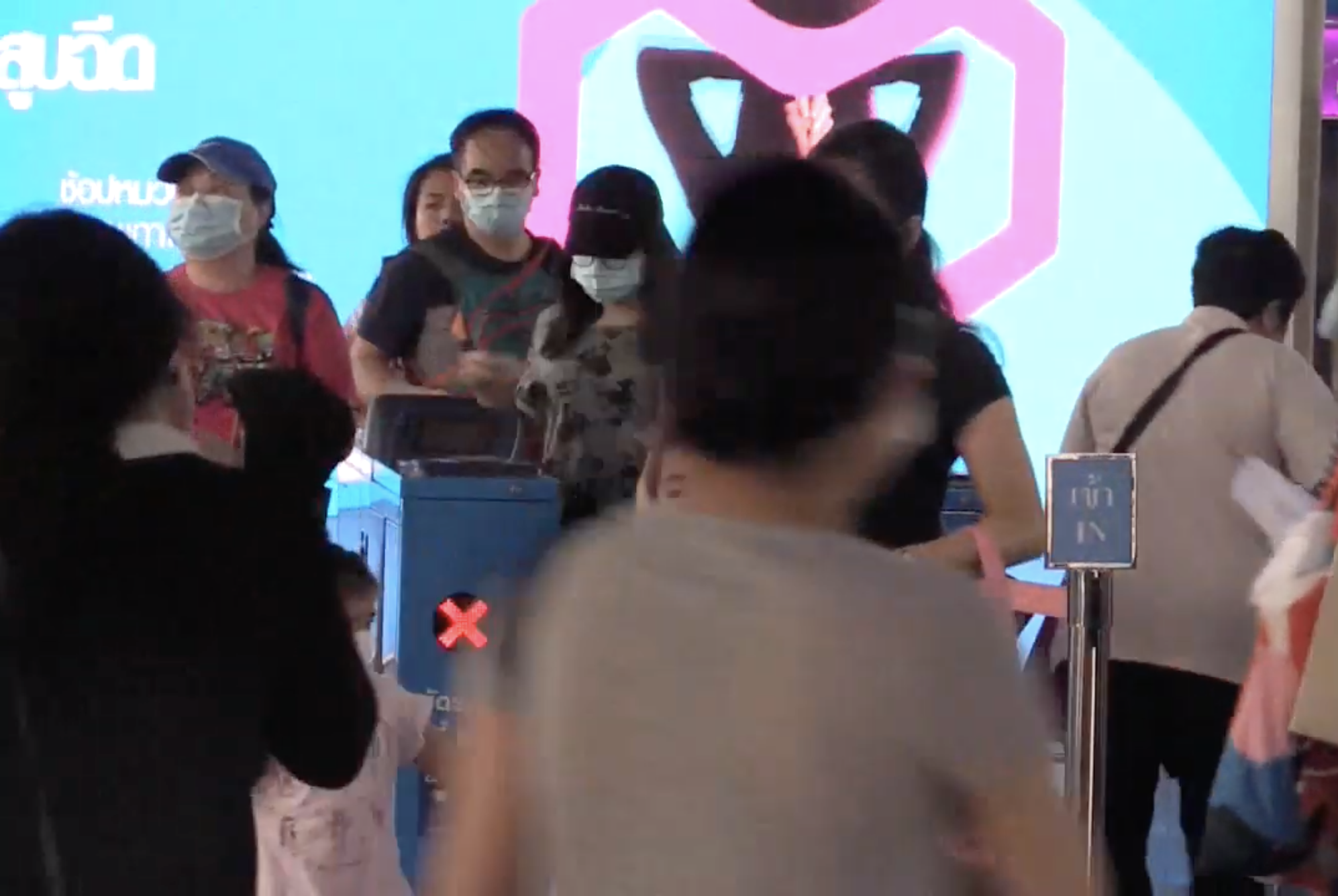 Las mascarillas conquistan Asia debido a la contaminación y los virus