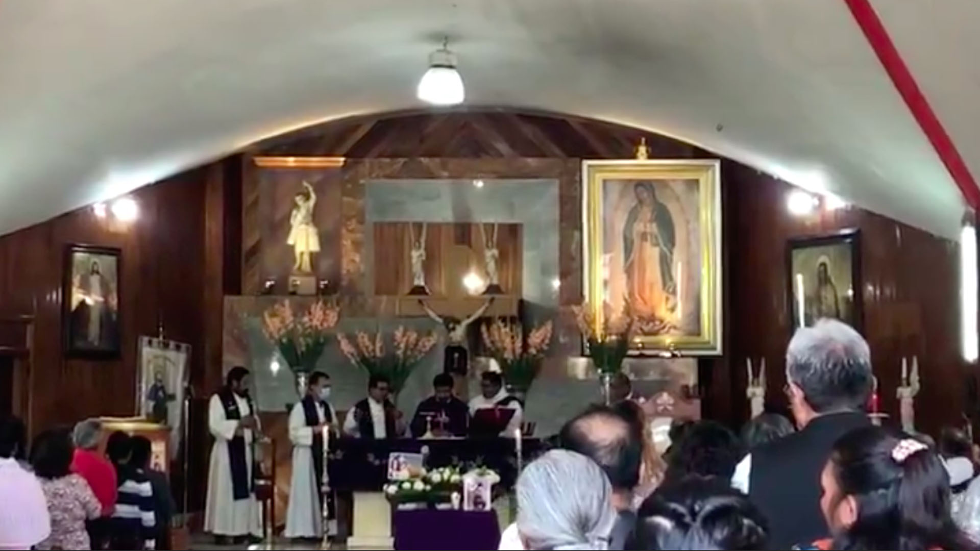 Recuerdan con misa a Fátima; su mamá no asistió