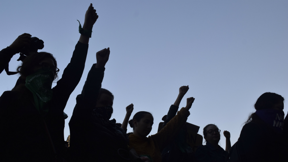 Afirma AMLO que “conservadores” están en movimiento de mujeres