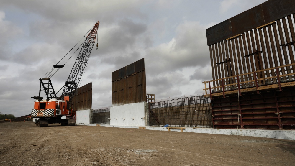 Pentágono desvía más de tres mil millones de dólares para muro fronterizo Pentágono desvía más de tres mil millones de dólares para muro fronterizo