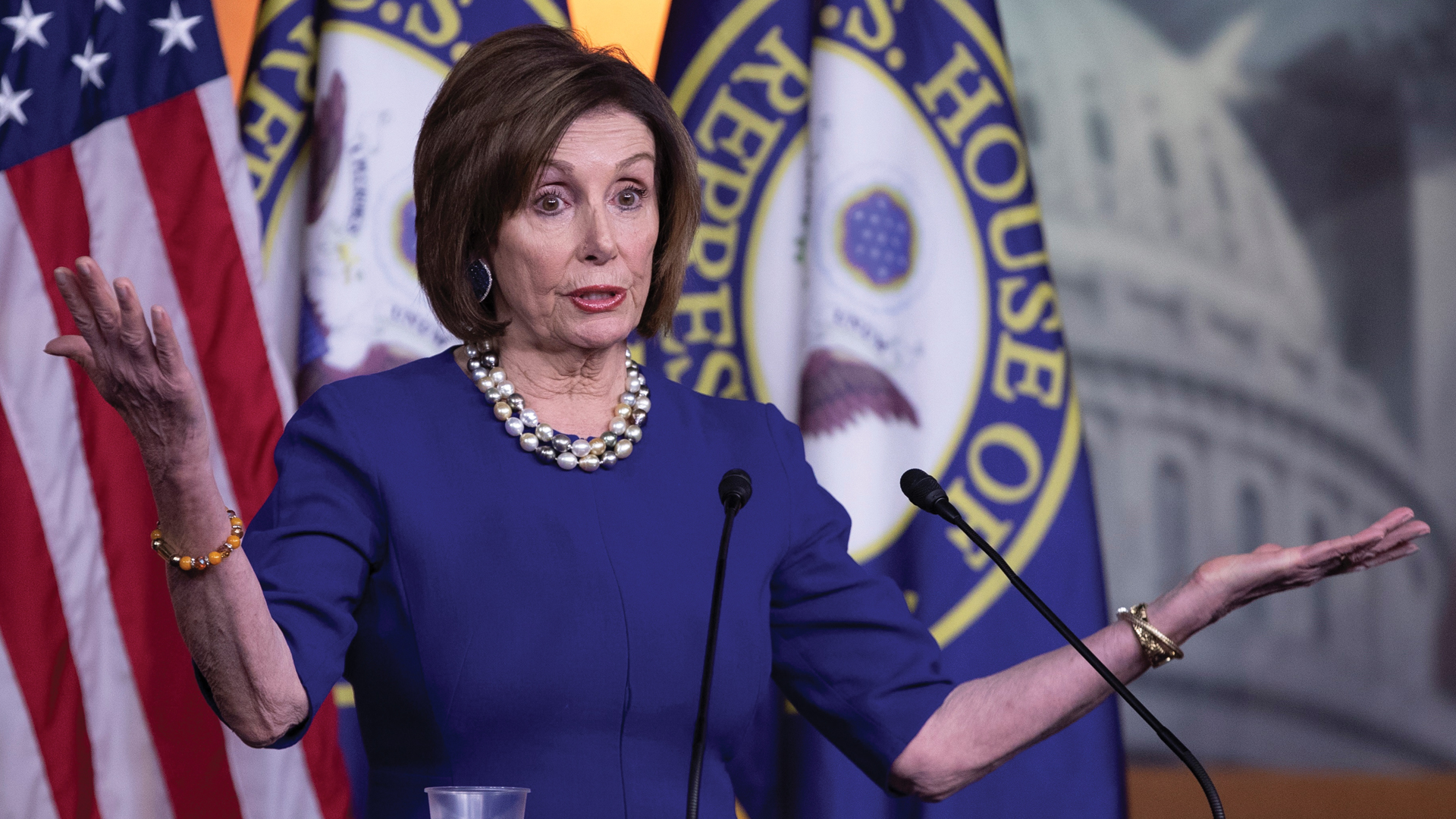 Pelosi acusa de abuso de poder a Trump por caso Roger Stone
