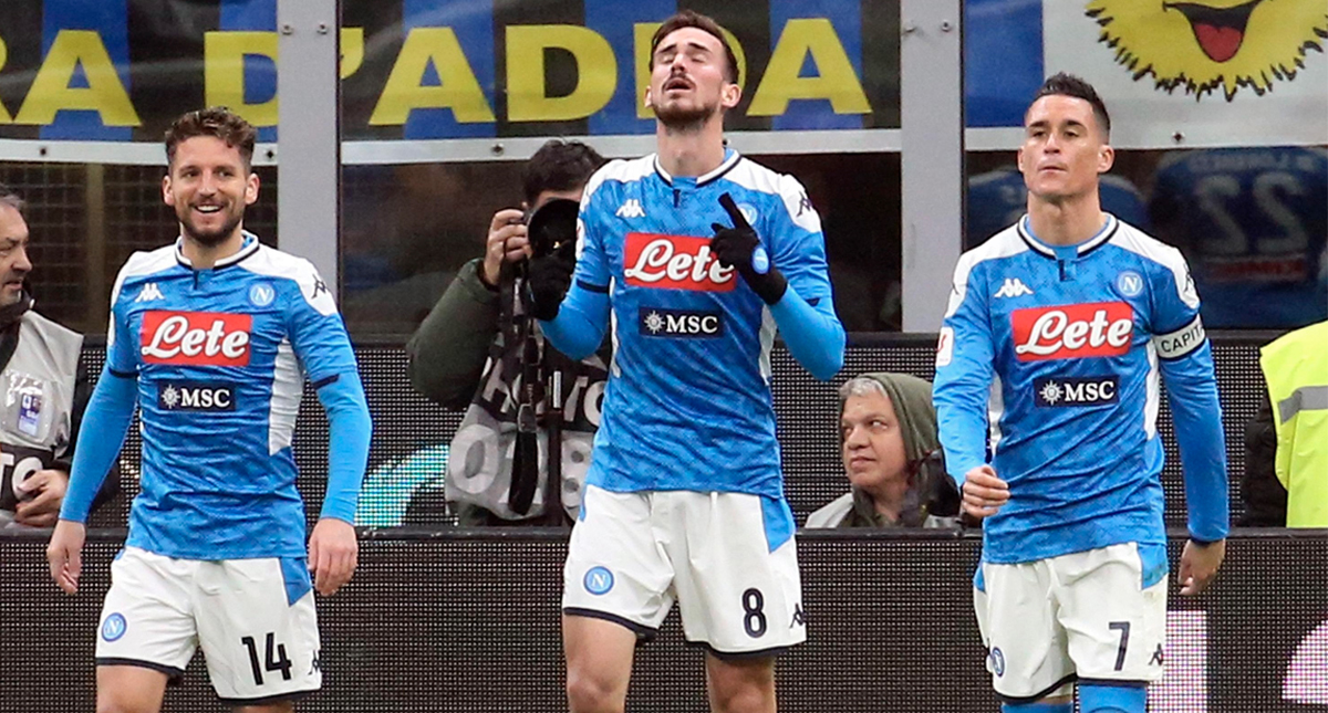 Napoli vence al Inter en semifinal de copa; Lozano se quedó en la banca