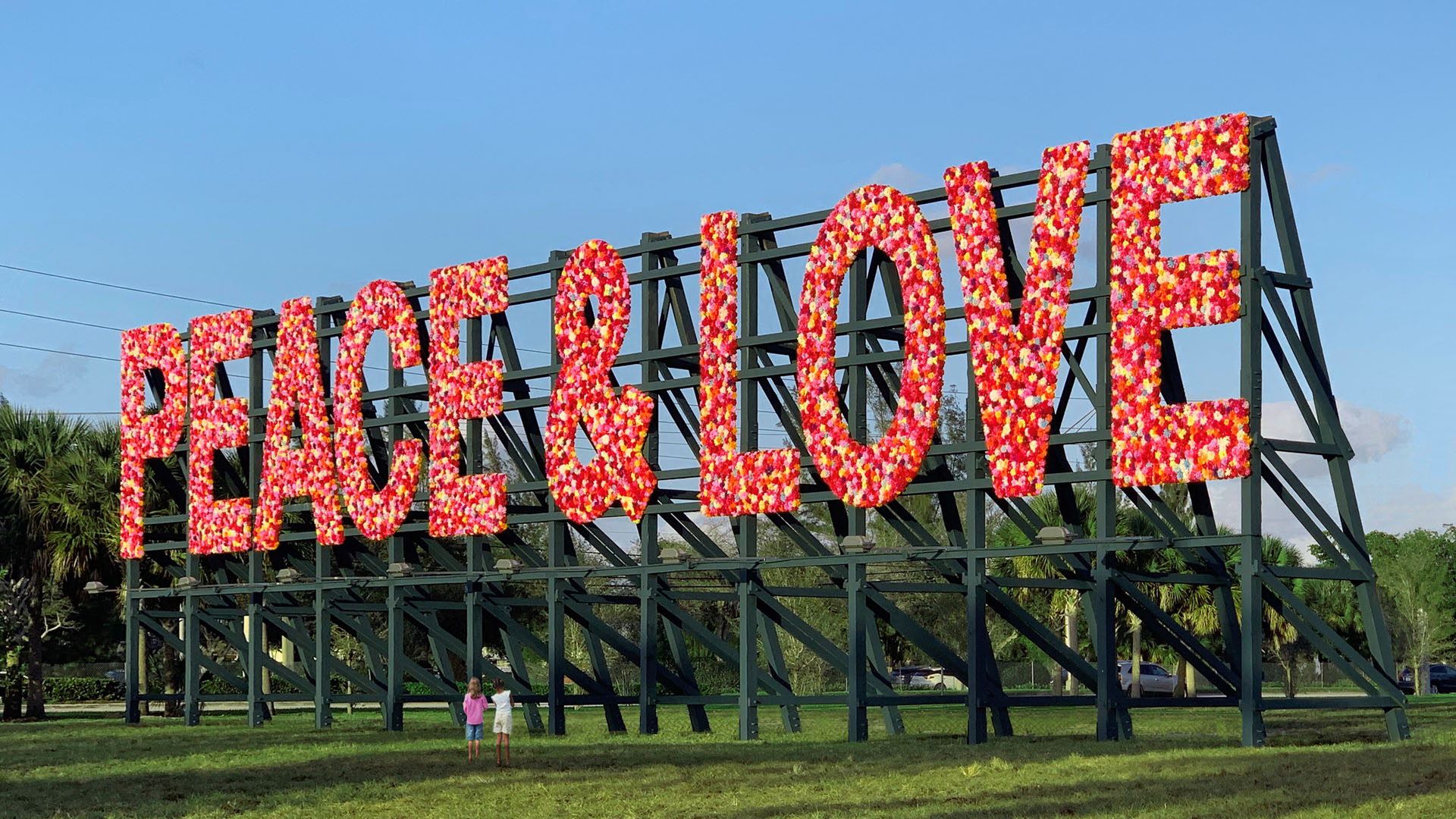 Parkland recuerda a las 17 víctimas de tiroteo en secundaria