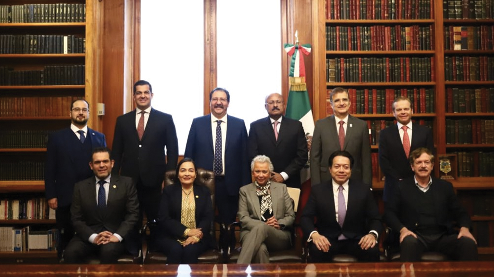 Sánchez Cordero se reúne con diputados para analizar reformas constitucionales