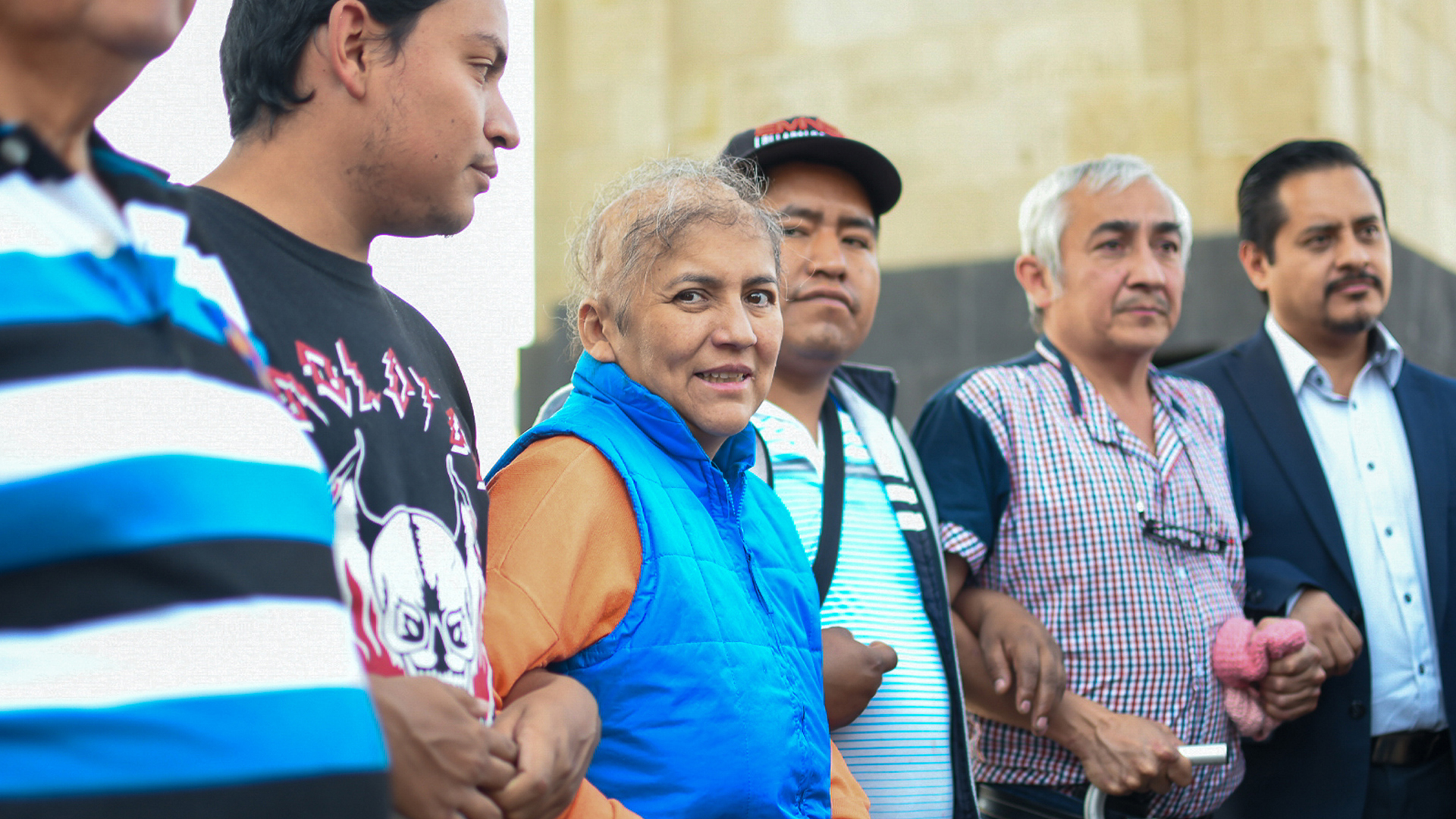 Padres de niños con cáncer se levantan de mesa de negociación con autoridades