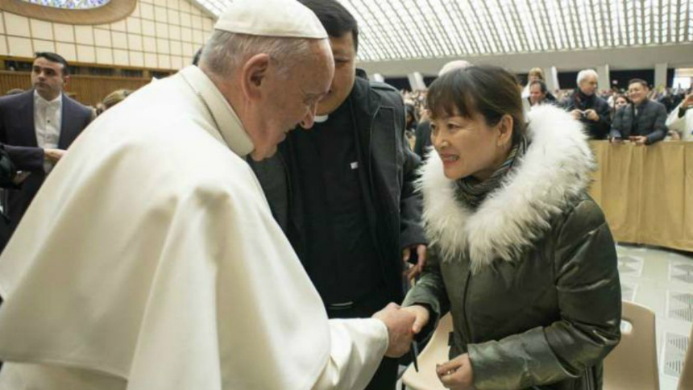 Papa Francisco se reunió con la mujer a la que le dio manotazo