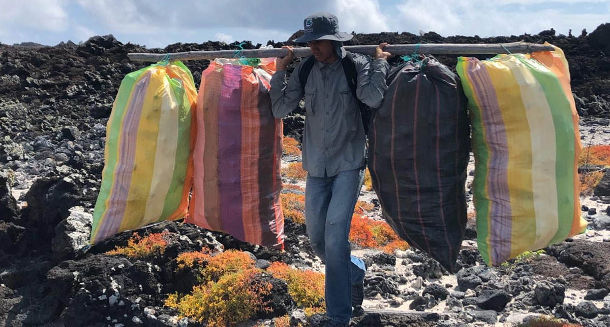 Retiran más de 8 toneladas de basura de las islas Galápagos