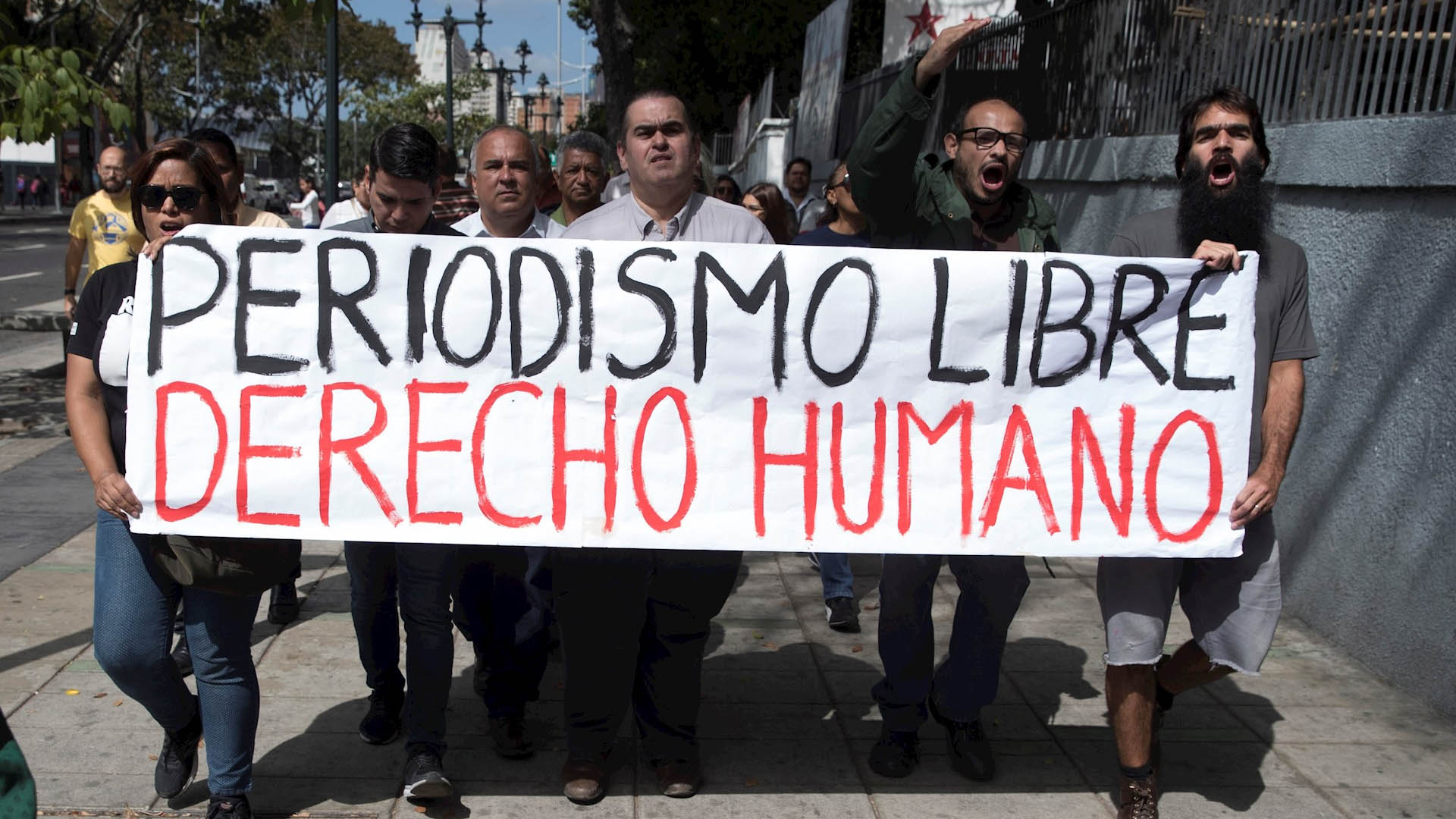 Periodistas venezolanos denuncian agresiones de simpatizantes de Maduro