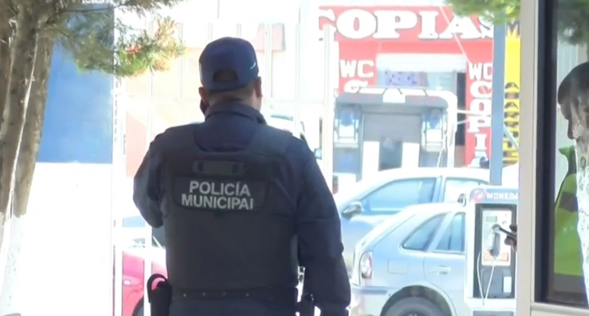 Detienen a tres policías de Tlaxcala por presunta violación de joven de 19 años