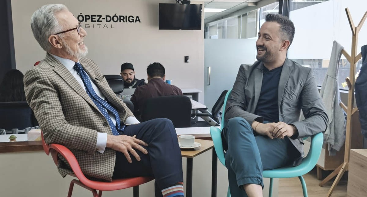 Humor crítico e irreverencia: López-Dóriga entrevista a Chumel Torres