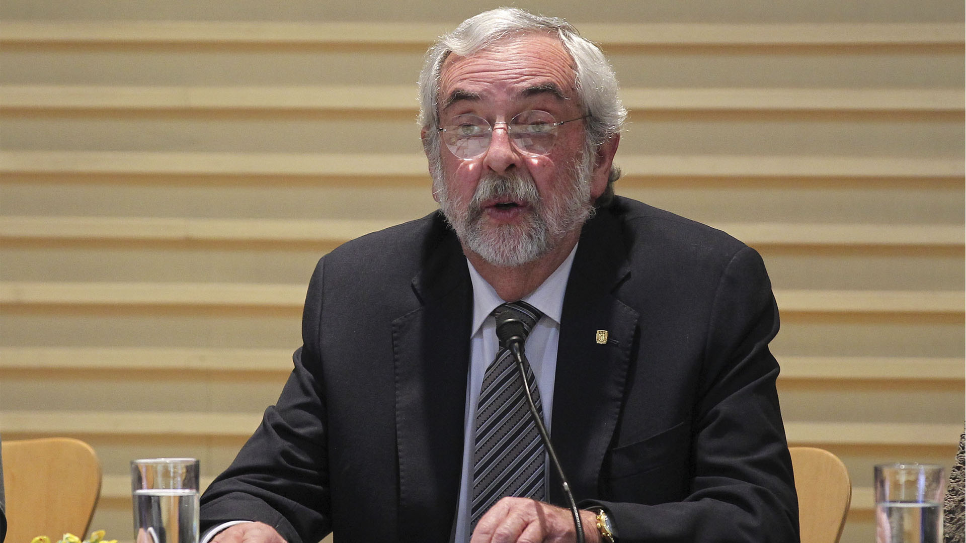 Universidades deben transformar la educación y lograr mayor inversión en la ciencia, asegura Enrique Graue