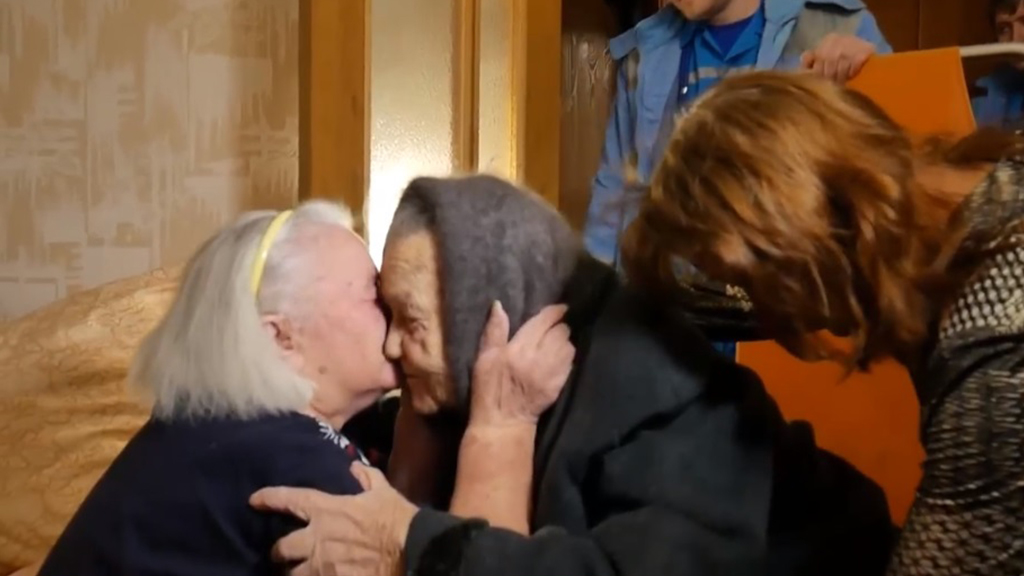 Hermanas rusas se reencuentran tras ser separadas en la II Guerra Mundial