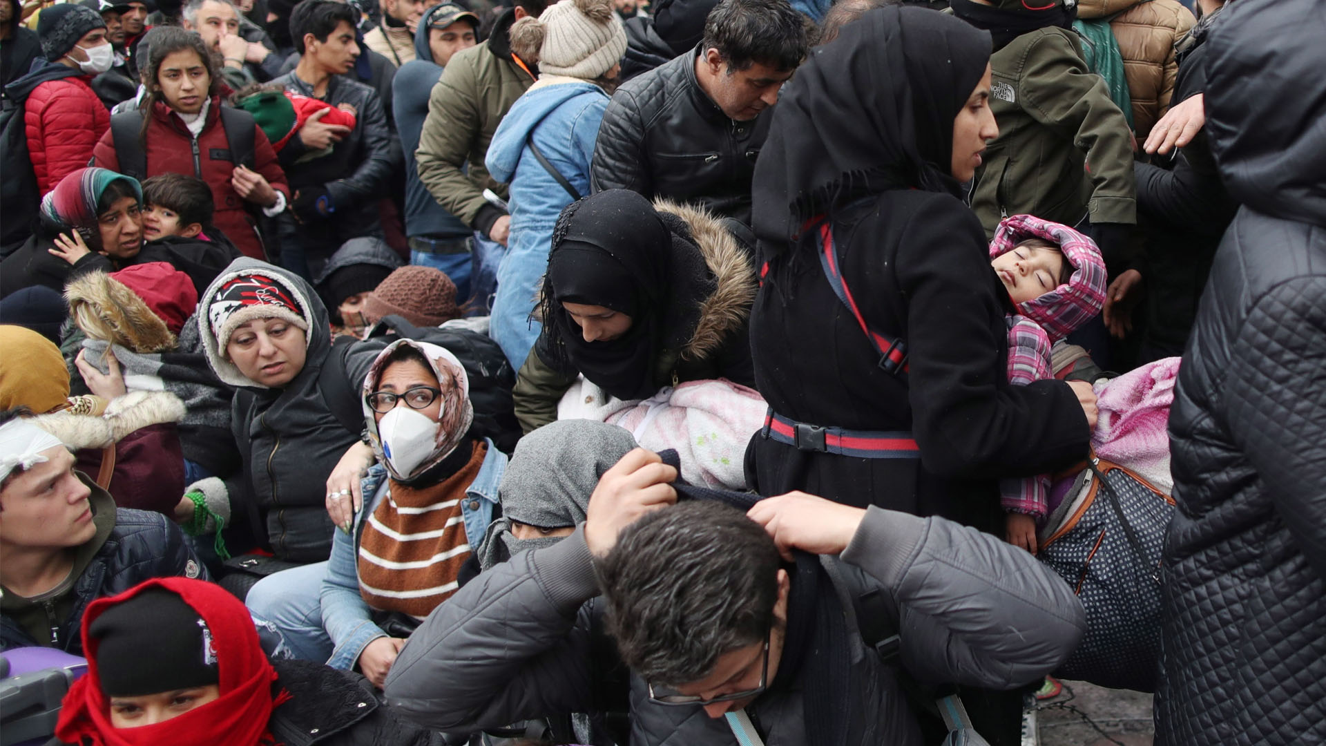 Austria amenaza con controlar sus fronteras si UE no para llegada de refugiados