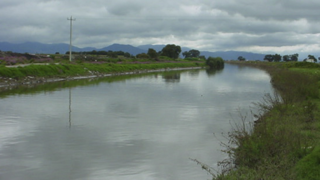 Río Lerma, a punto de desbordarse en Toluca por lluvias