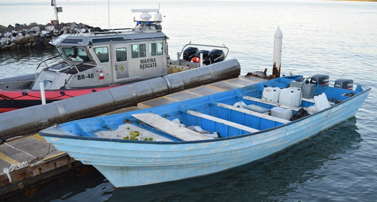 Semar intercepta lancha con más de 2 mil litros de hidrocarburo en bahía de Sinaloa