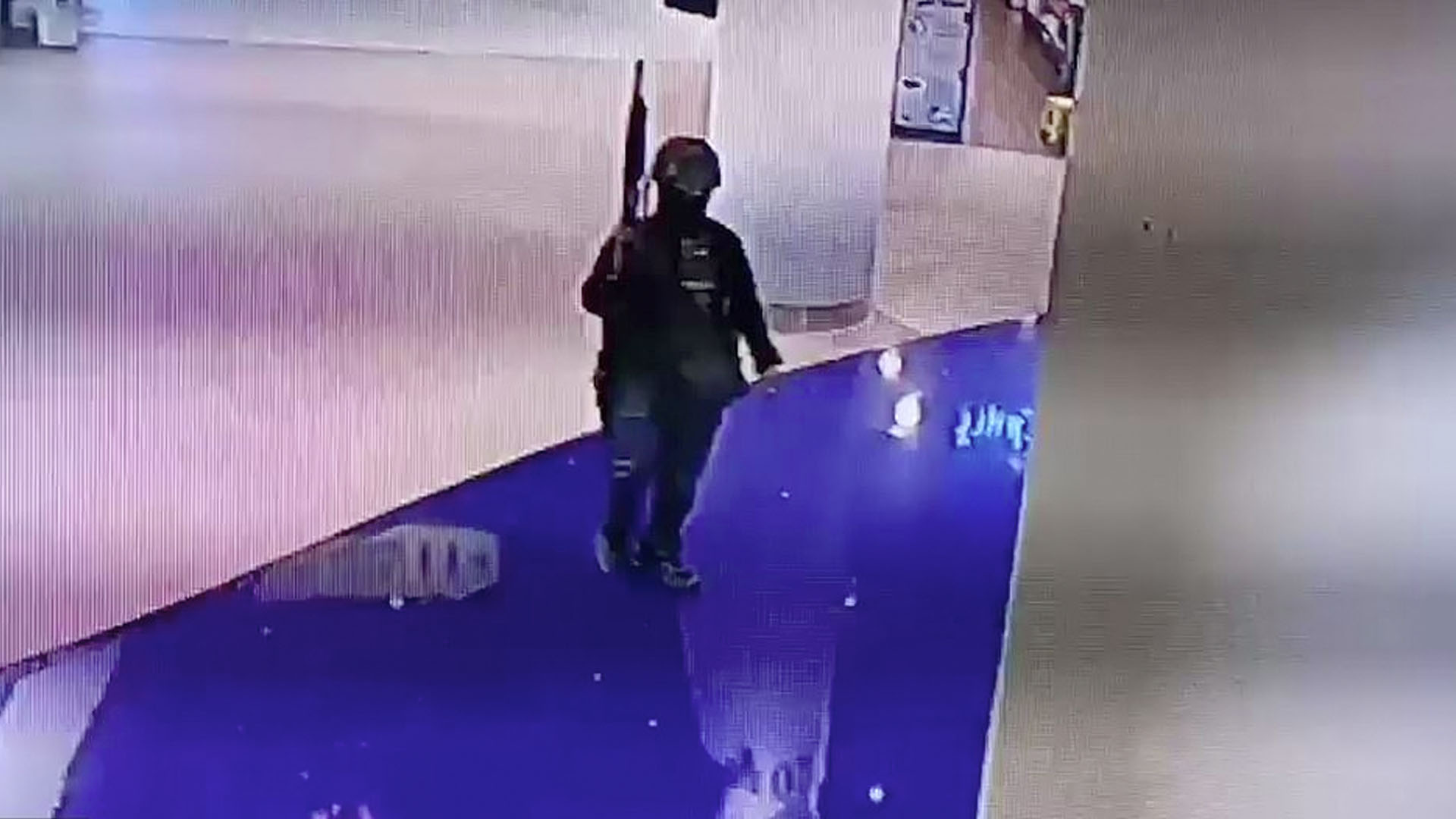 Suman 20 muertos por tiroteo en centro comercial de Tailandia