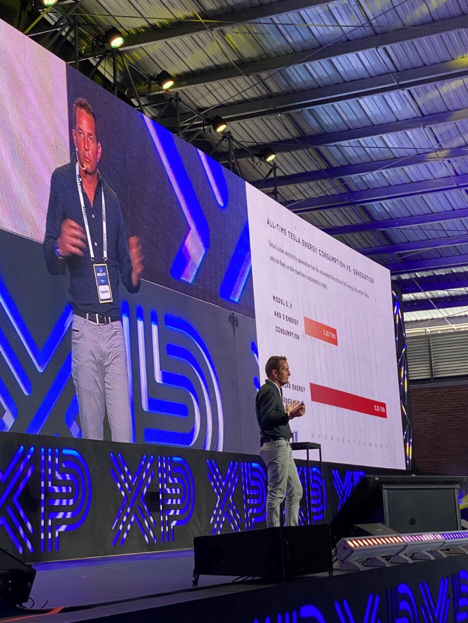 Él es el ingeniero mexicano que diseña los coches de Tesla - tesla2