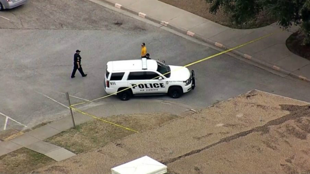 Dos muertos tras tiroteo en residencia de universidad en Texas