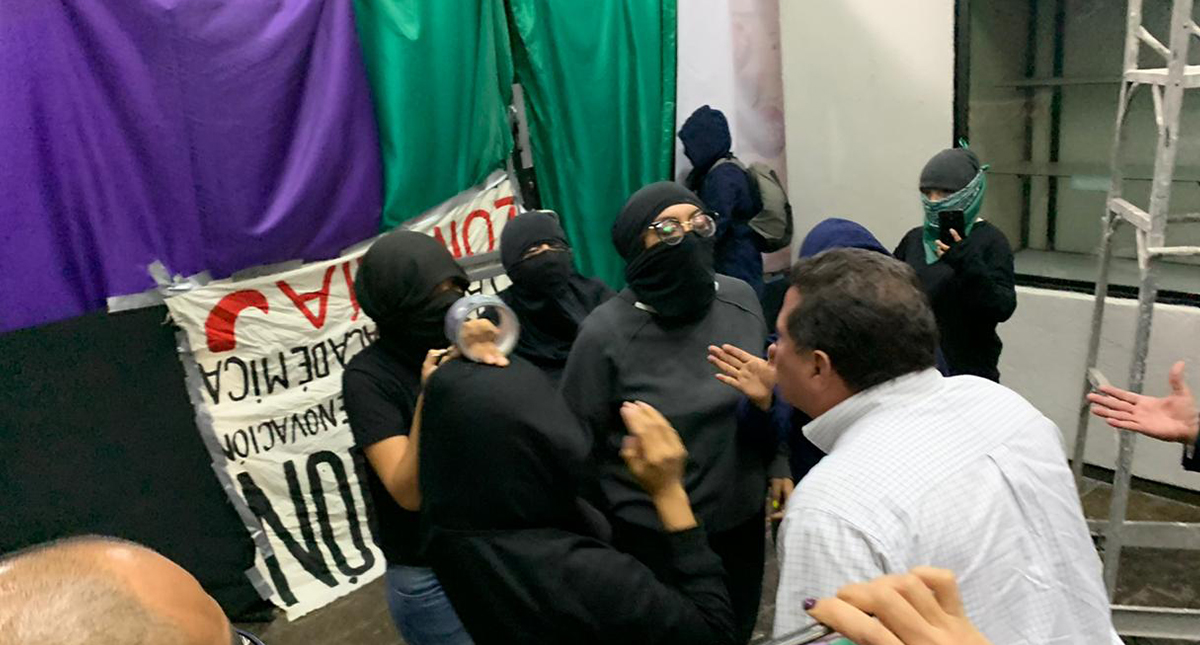 #Video Feministas toman la Facultad de Economía de la UNAM - toma-de-la-facultad-de-economia