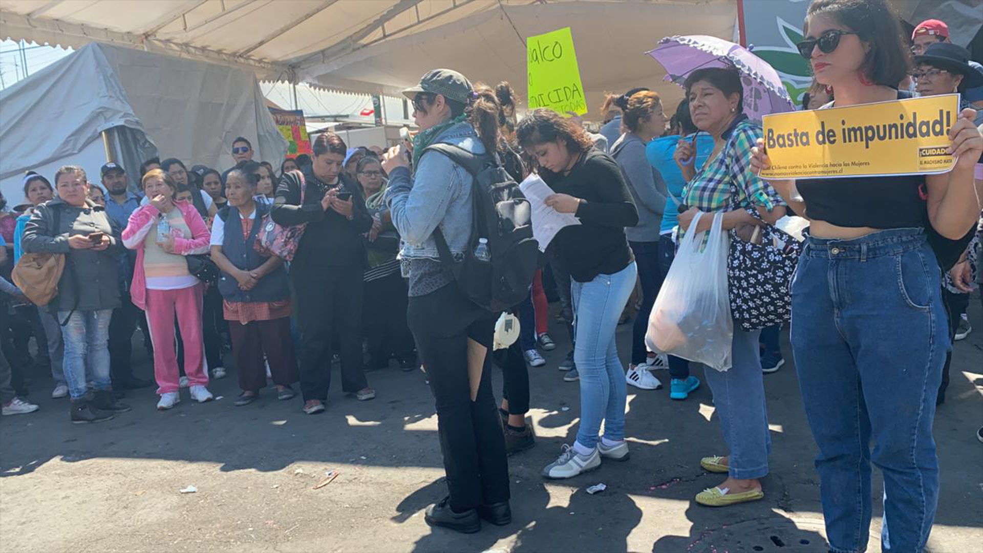 Por Fátima, padres de familia exigen justicia afuera de primaria Enrique Rebsamen en Tulyehualco